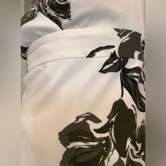 ๐ผ Ann Taylor Black & White Floral Sundress โ Bow Back โ Size 8P - Picture 5 of 6
